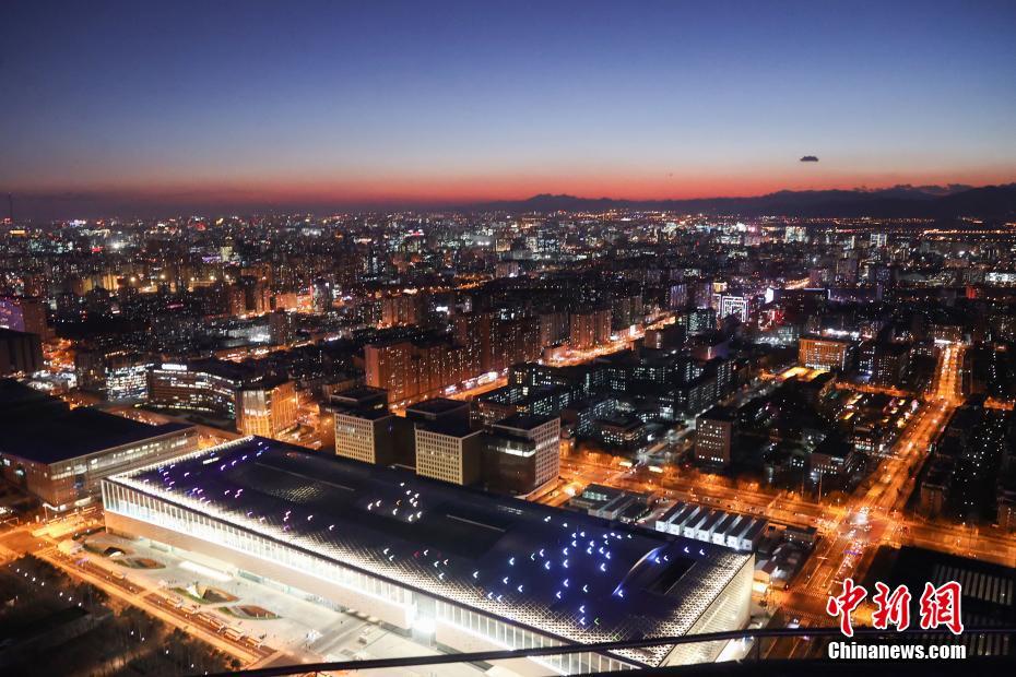 北京の冬の夜に瞬く「五輪の輝き」