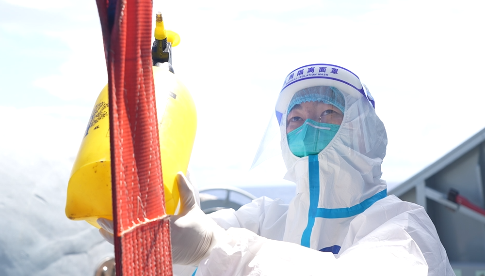 救援物資輸送の中国海軍艦隊がトンガ到着