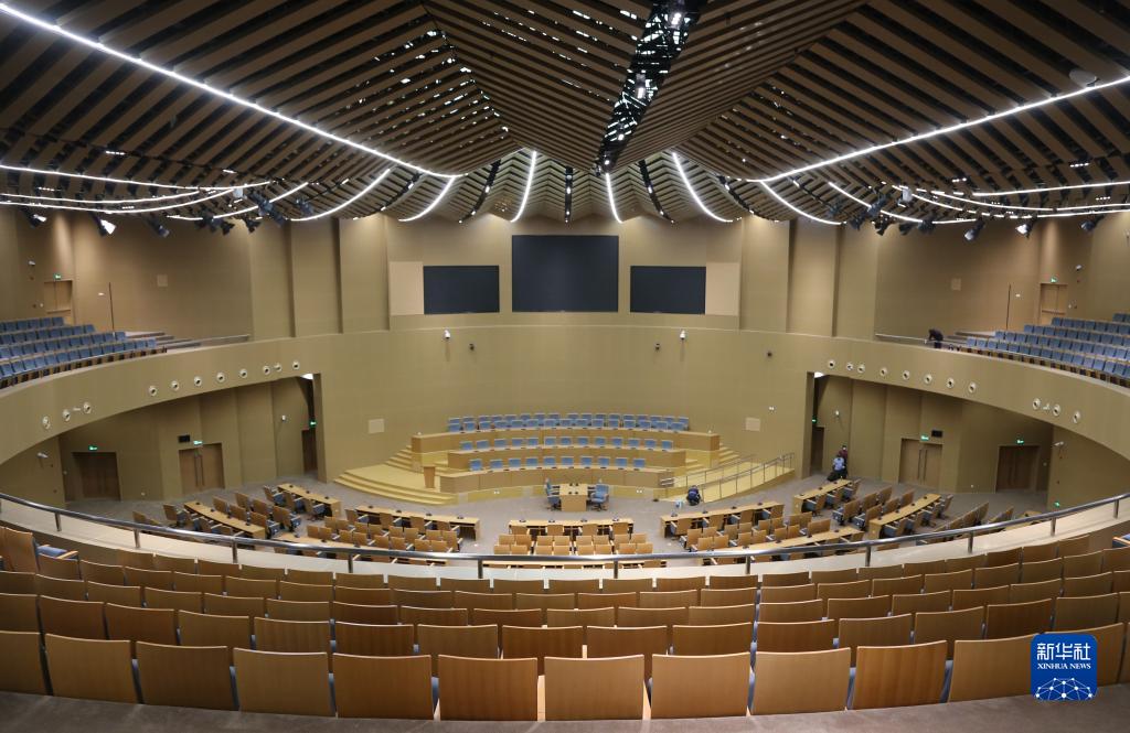 中国が支援して建設されたザンビア国際会議センターが完成して引き渡し