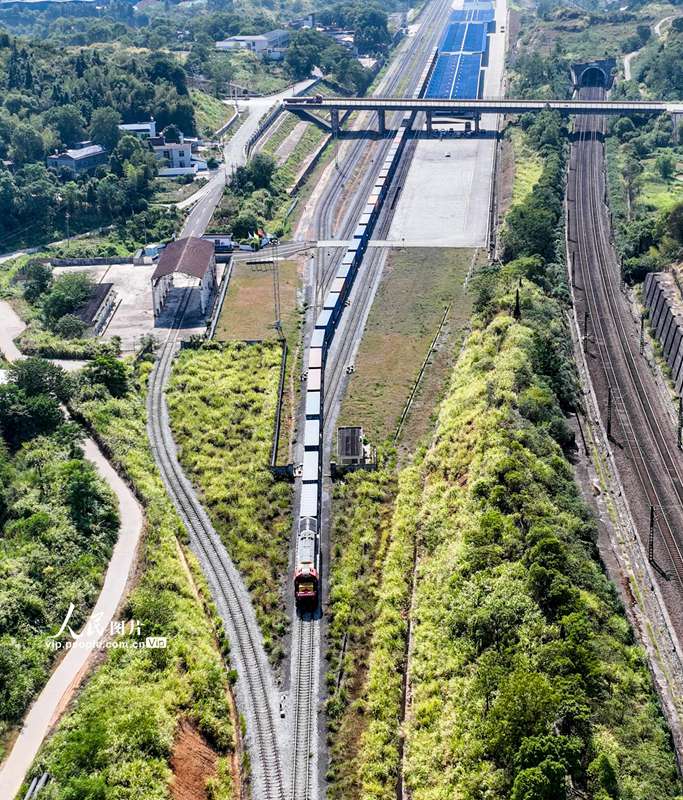 江西省西部で初の中欧班列が運行スタート