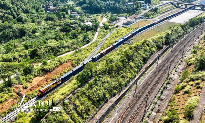 江西省西部で初の中欧班列が運行スタート
