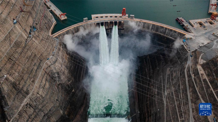 白鶴灘水力発電所の全発電機が稼働・発電開始