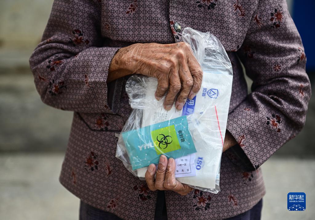 コロナ予防用「健康キット」を高齢者に無償配布　海南省文昌