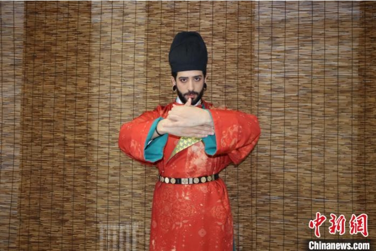 中国文化を体験してPRするブラジル男性の「漢服マニア」　陝西省西安
