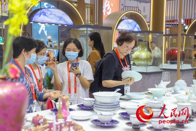 中国要素たっぷりの老舗の逸品を展示　第3回中国国際消費財博覧会