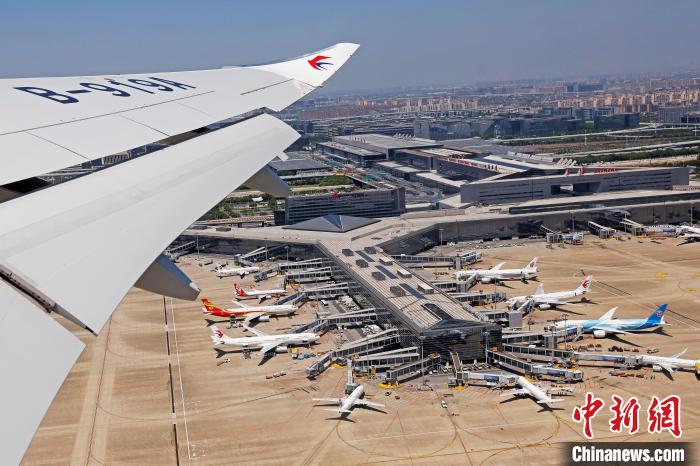 中国東方航空、国産旅客機「C919」の商用運航開始