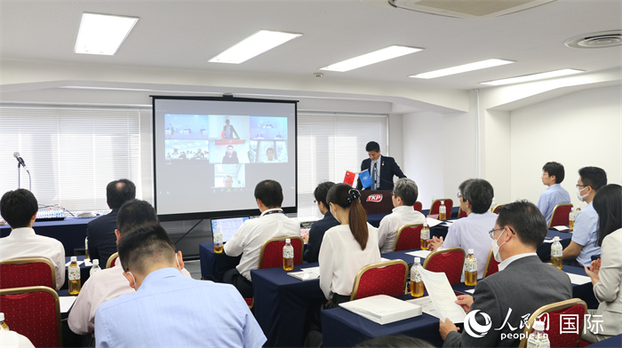 東京会場と各会場をオンラインで結んで行われた日本での宣伝・プロモーションイベント（撮影・許可）。