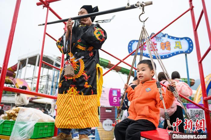 「立夏」の伝統的な風習を体験　重慶