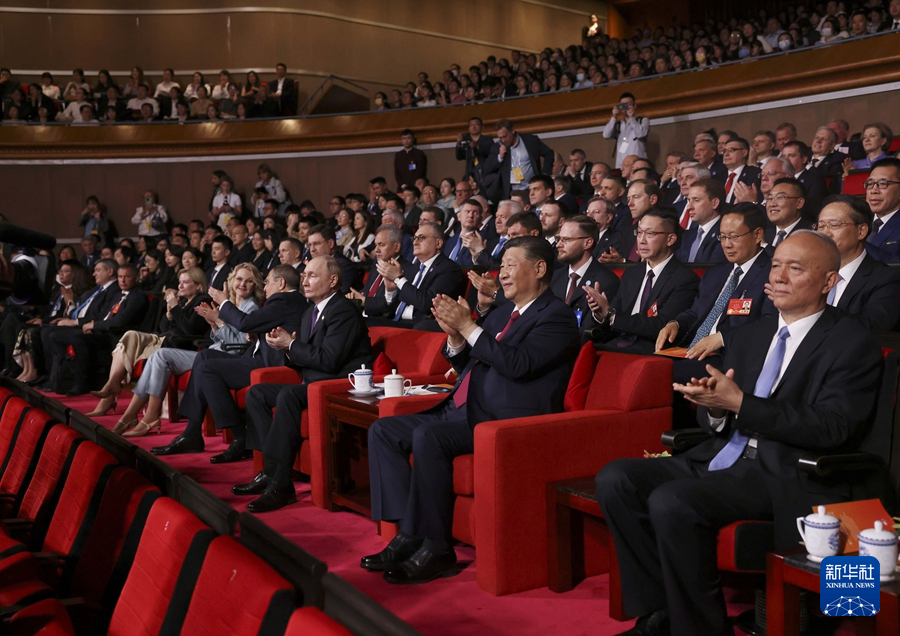 習近平国家主席「中露文化年は両国民の相互理解と親交に新たな弾みをつける」