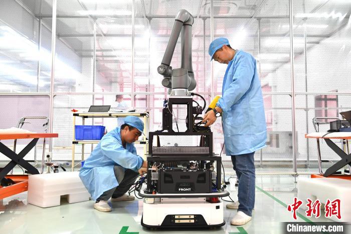 産業用ロボットの製造工場を訪ねて　安徽省