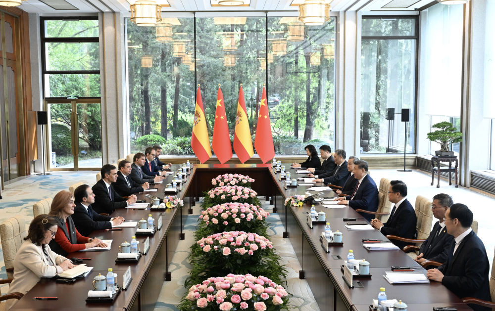 習近平国家主席がスペインのサンチェス首相と会談