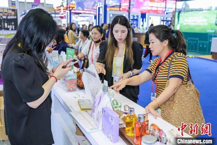 消費財博でシンガポール・マレーシア・タイの商品が人気に　海南省海口