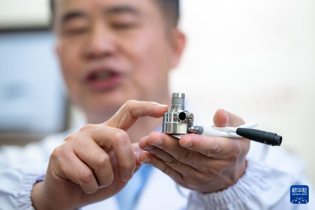中国が独自開発した小児用磁気浮上型「人工心臓」の移植に成功