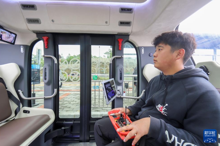貴州省初の自動運転バスがテスト運行を実施