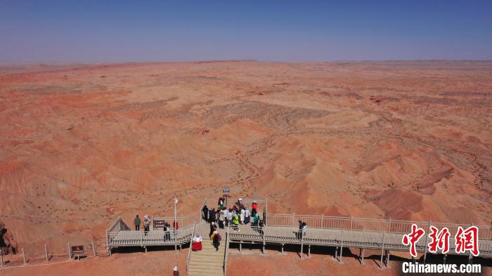 「最も火星に似た場所」と中国で最初に認定された紅崖火星地貌景勝地　青海省