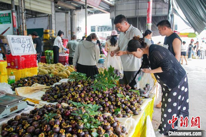 端午節連休控え、東南アジア産フルーツの売れ行き好調　 広西・南寧
