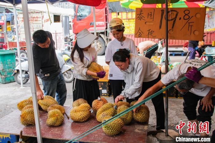 端午節連休控え、東南アジア産フルーツの売れ行き好調　 広西・南寧