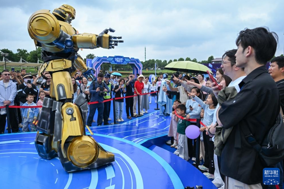 湖北省武漢で「世界ロボットカーニバル」開催