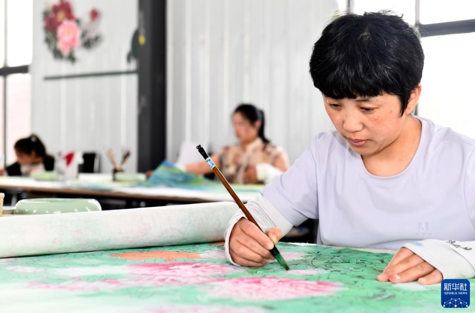「富の花」を咲かせる工筆画　山東省巨野