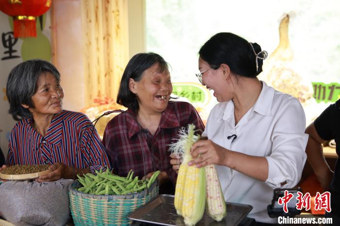 山奥の配信スタジオが村民の「自宅近くで稼ぐ」を実現　浙江省仙居