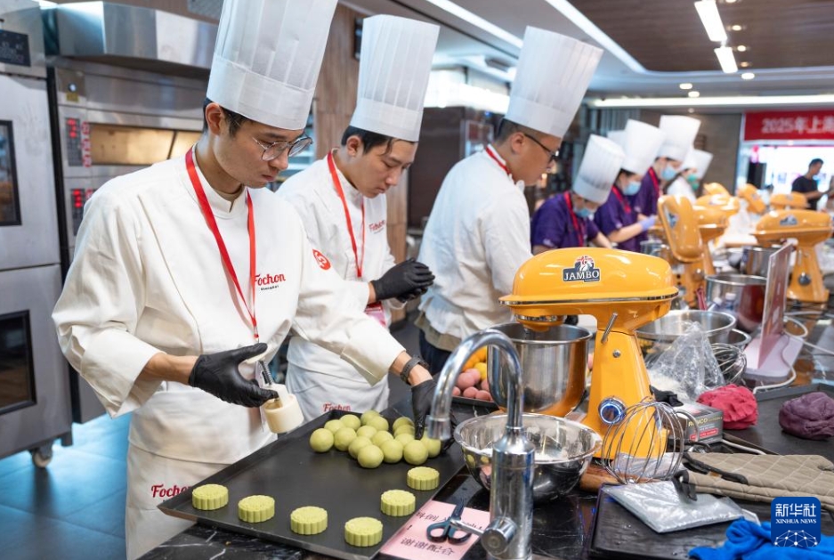 上海で「月餅技能コンテスト」開催