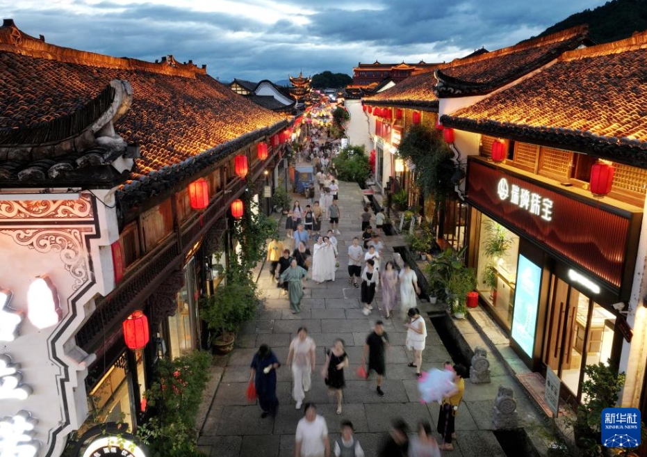 中国各地で活況を呈する夏の「ナイトタイムエコノミー」