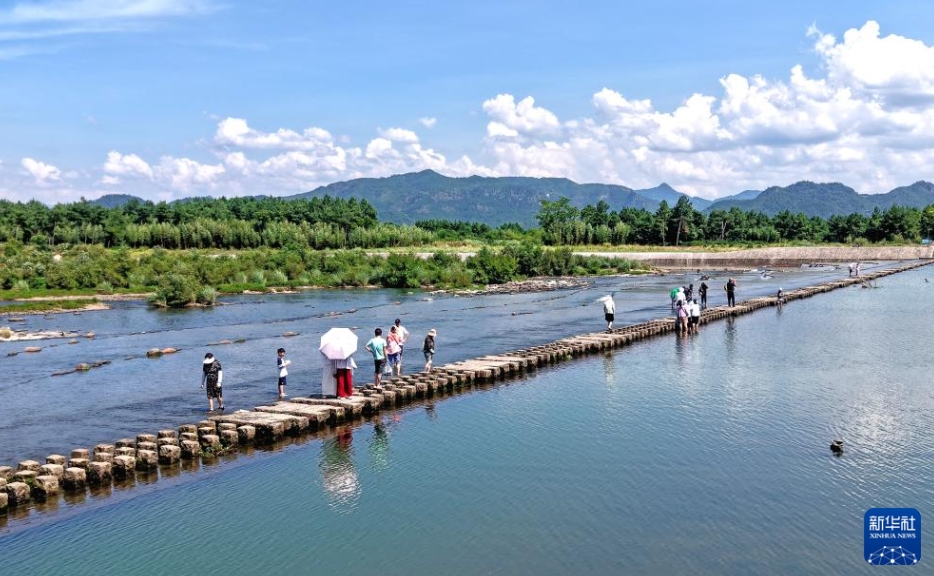 中国各地でピークを迎えた夏休み旅行