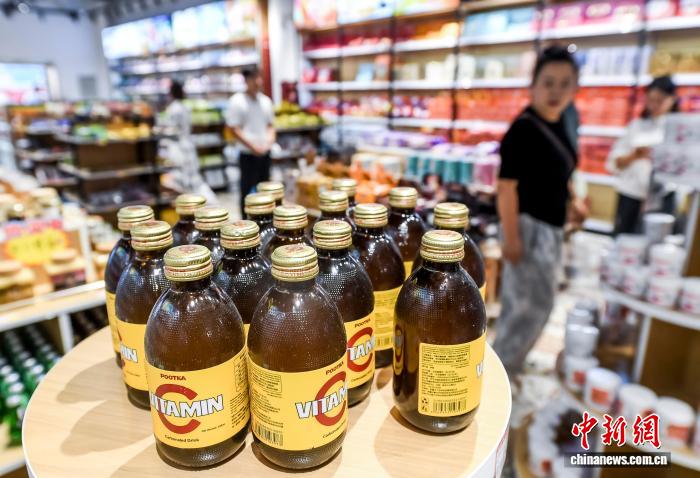 「一帯一路」共同建設国の輸入品が烏魯木斉に勢揃い　新疆