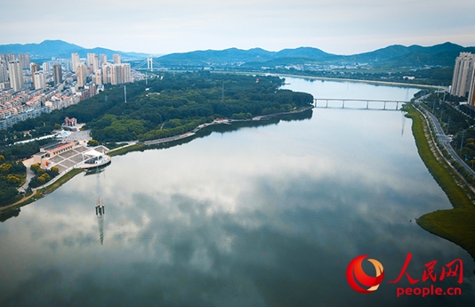 錦州市東湖森林公園(撮影・邱宇哲)。