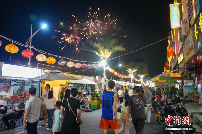中国―ベトナム国境にある「不夜城」が人気に　広西・憑祥