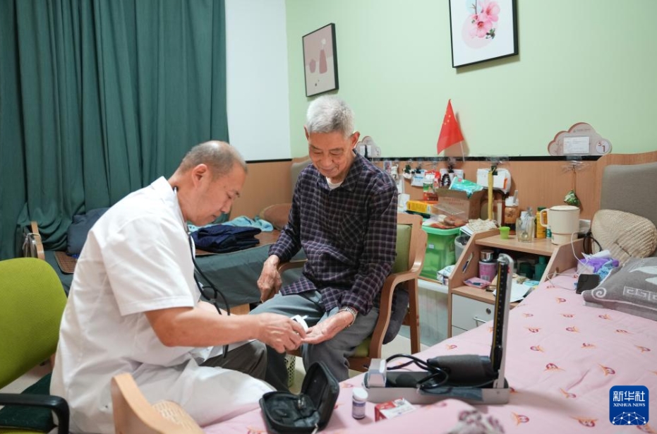 自宅近くでの生活を可能にする地域密着型高齢者センター　四川省成都