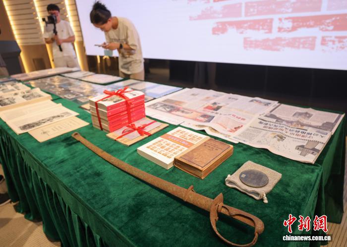 中国侵略日本軍南京大虐殺遭難同胞紀念館に文化財・史料100点以上が寄贈