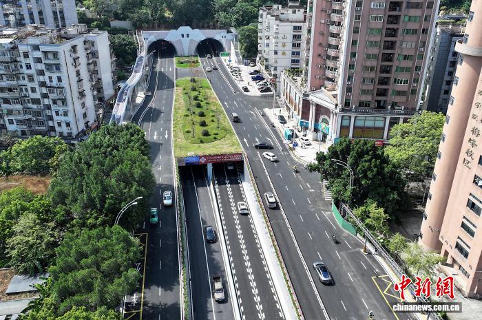 中国で初の「2階建てトンネル」が開通　福建省