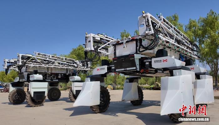 自走式モジュール化変形ロボット。撮影・陳健生