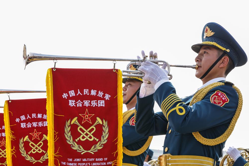演奏中の中国人民解放軍合同軍楽隊