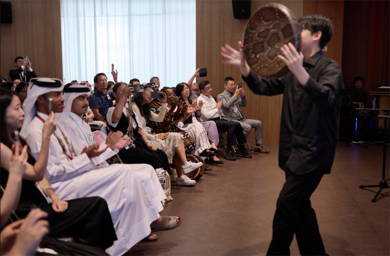 演奏者と観客の交流の様子(中国国際貿易促進会提供)