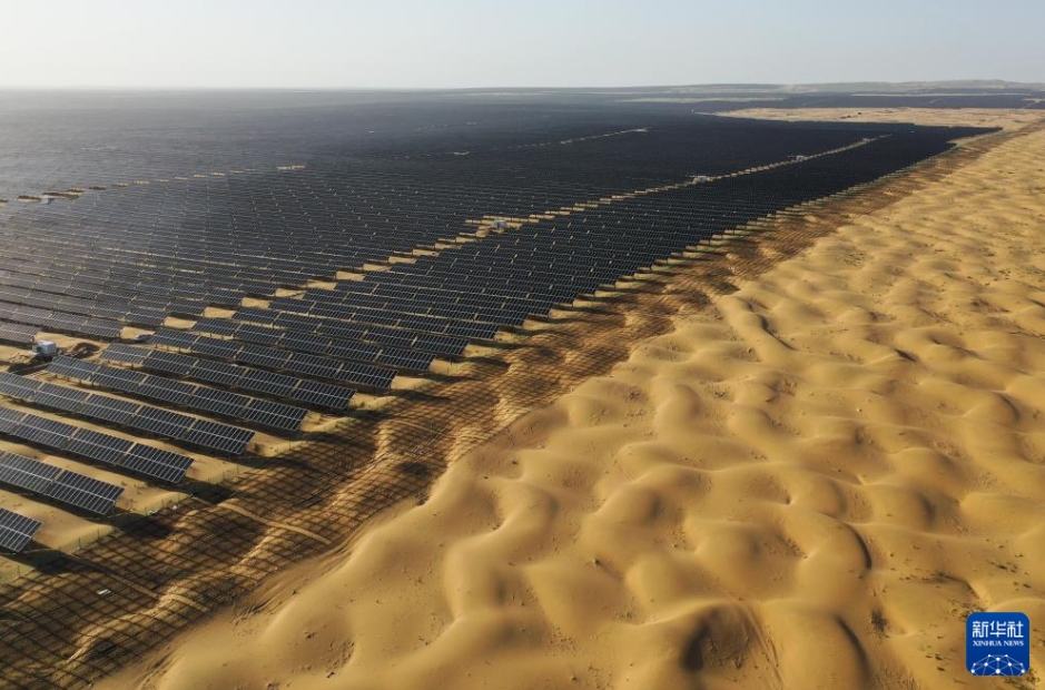 庫布其砂漠の生態系バリア構築を後押しする太陽光発電産業　内蒙古