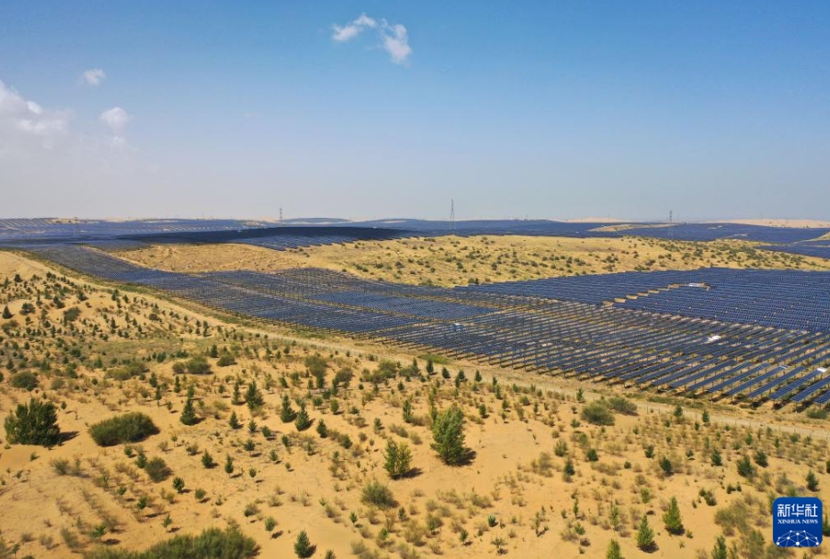 庫布其砂漠の生態系バリア構築を後押しする太陽光発電産業　内蒙古