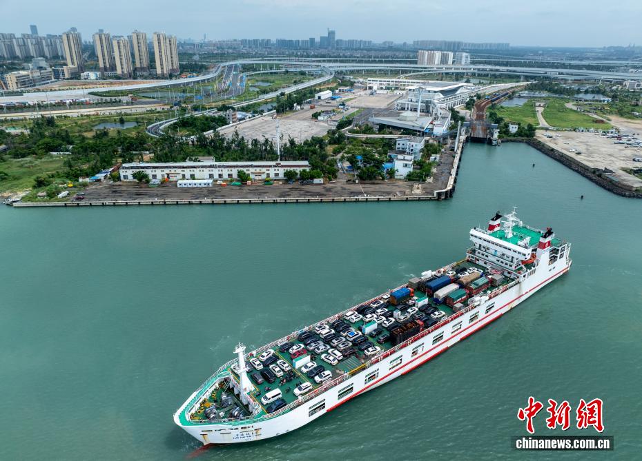 台風「タパ（Tapah）」の接近で瓊州海峡の運航停止　海南省