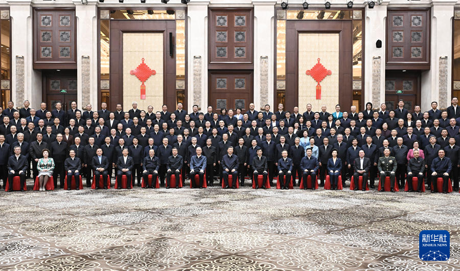 習近平総書記が新疆各民族・各界代表と接見