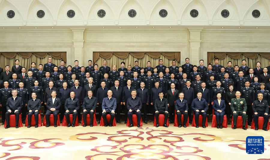 習近平総書記が新疆各民族・各界代表と接見