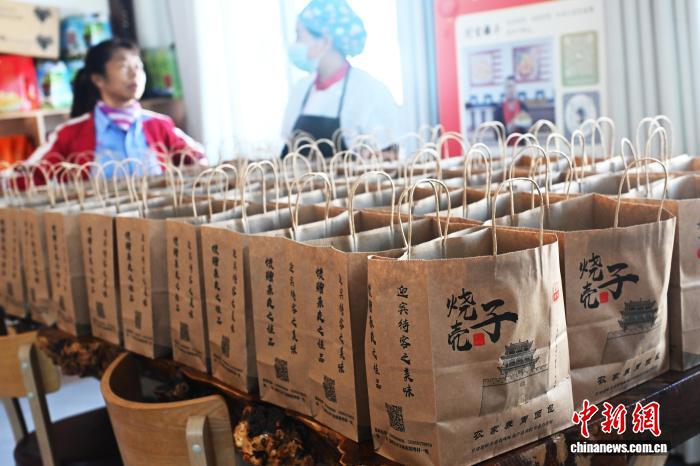 甘粛省で中秋節の贈答品として人気の「焼殼子」の注文殺到