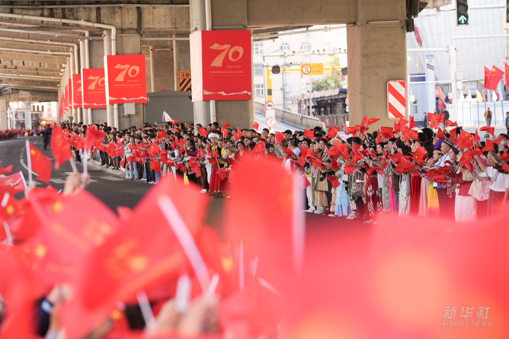 習近平総書記、新疆を離れ北京に戻る