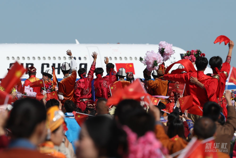 習近平総書記、新疆を離れ北京に戻る