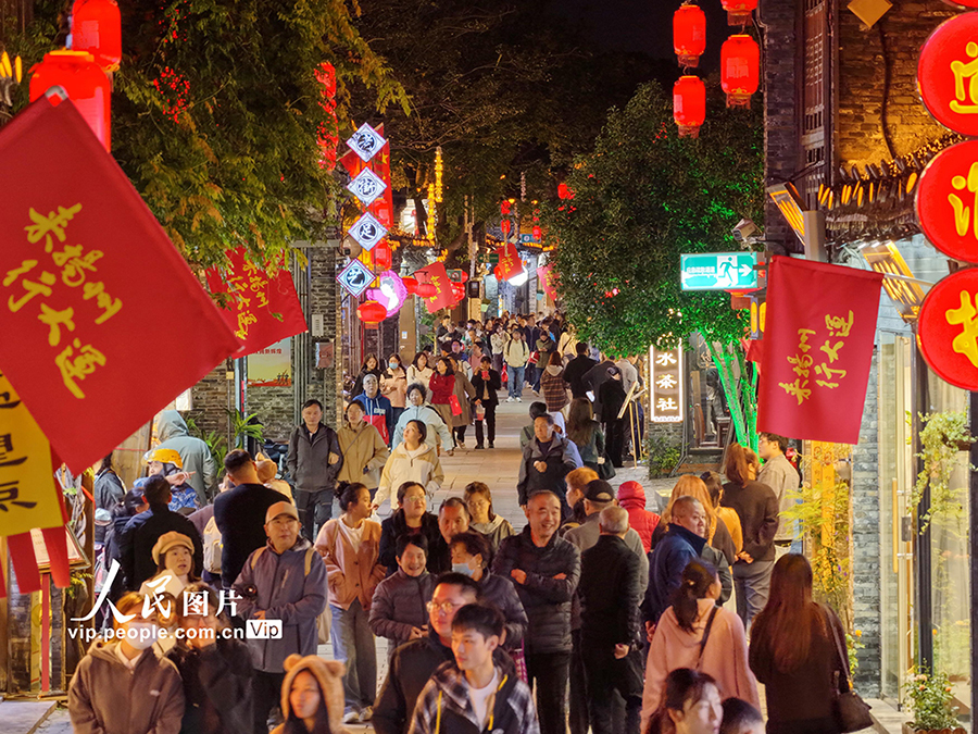 文化的な景観を明るく照らすナイトタイムエコノミー　江蘇省揚州