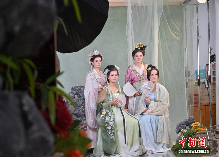 外国人観光客にも人気集める漢服撮影　吉林省長春