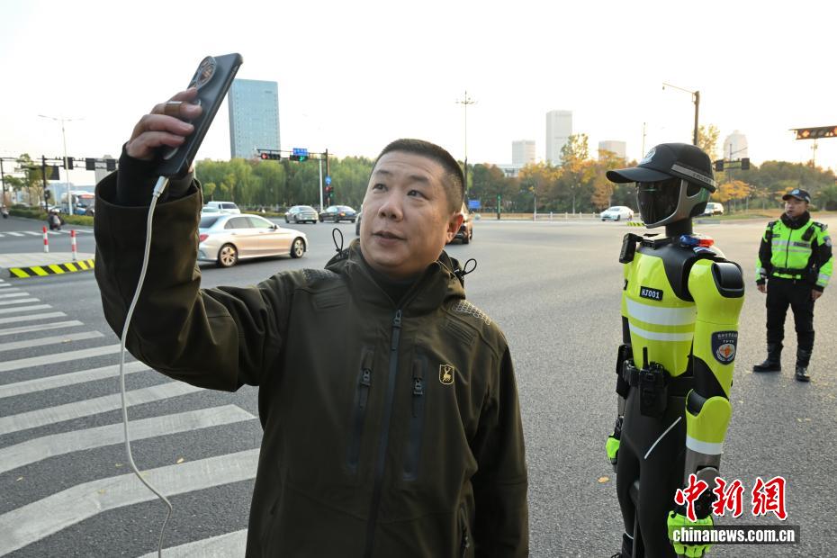 交通管理を強化するテクノロジー「AI交通警察官」が着任　浙江省杭州