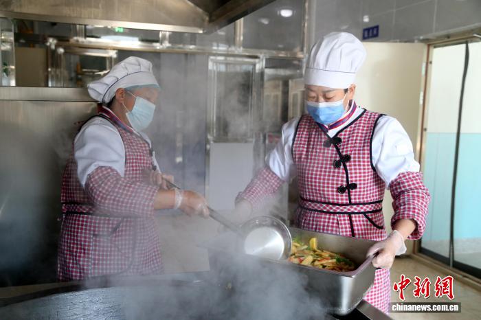 青海省の義務教育段階の生徒への食事補助金　51.31万人が恩恵