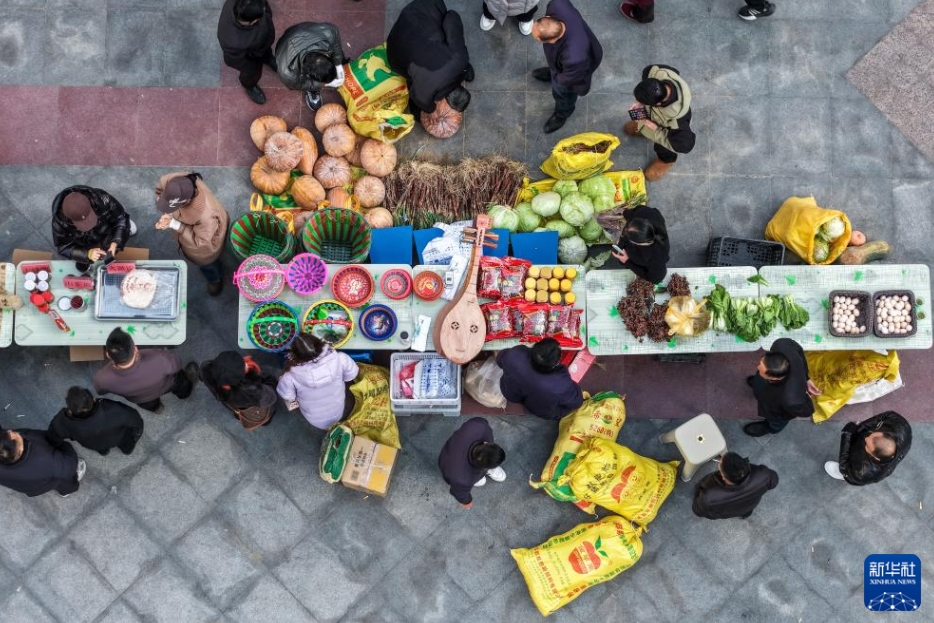 農家の増収を支援するマーケット　甘粛省隴南