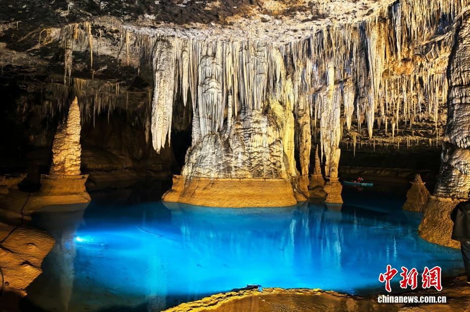 幻想的な洞窟探検を楽しめる湖北省恩施の「魔眼天宮」